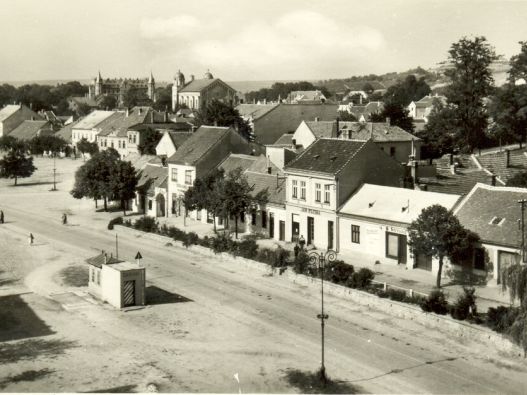 náměstí_retro_synagoga_zámek